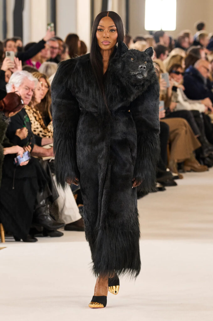 P/E Haute Couture Schiaparelli - Credits Vogue