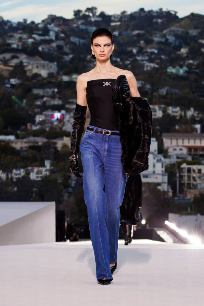Versace A/I 23/24 - Credits Launchmetrics/Spotlight