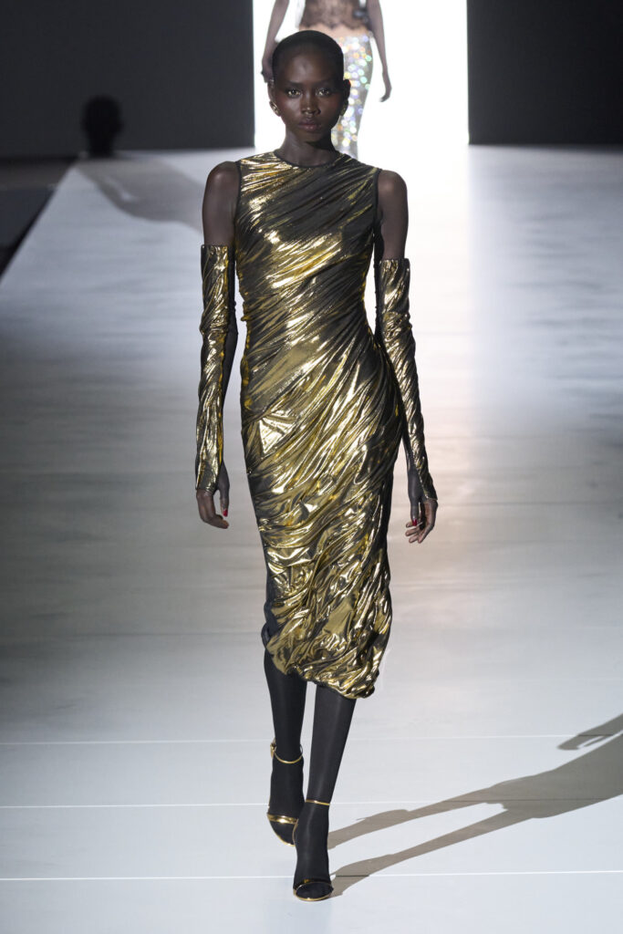 Dolce&Gabbana A/I 23/24 - Credits launch metrics/Spotlight
