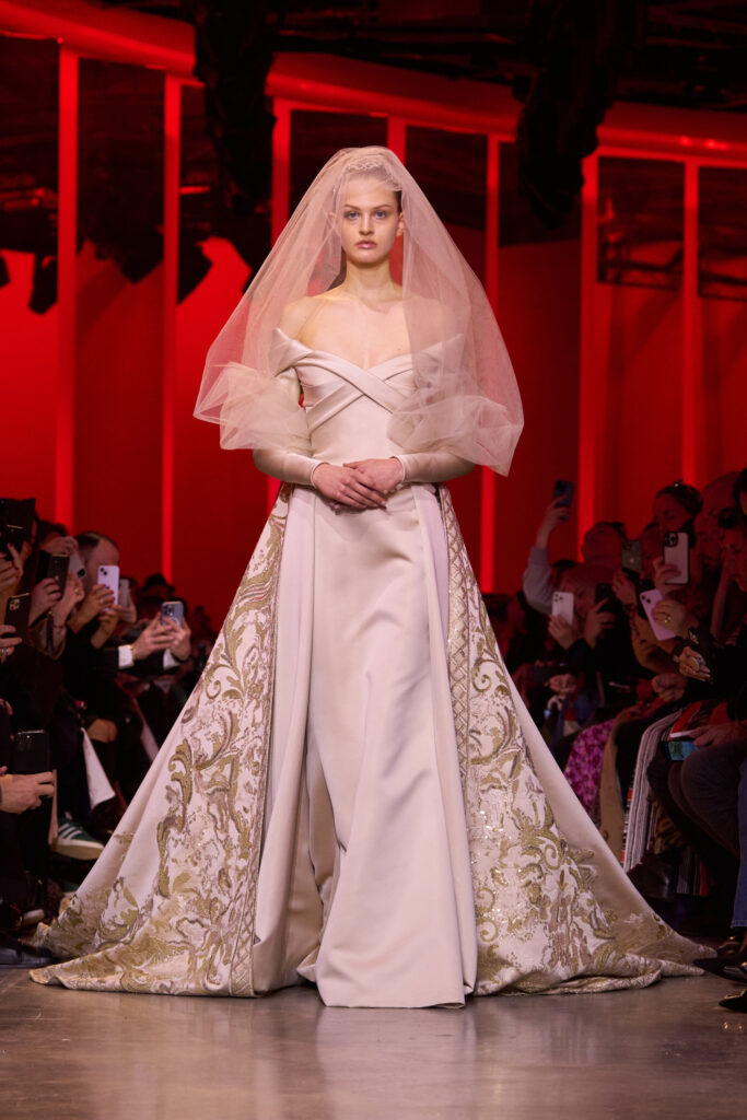 Elie Saab HC P/E 24 - Credits Launchmetrics/Spotlight