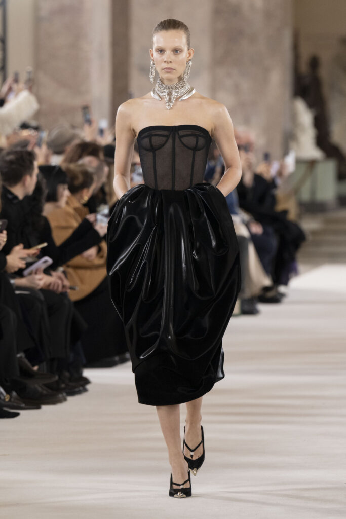 Schiaparelli HC P/E 24 - Credits Launchmetrics/Spotlight