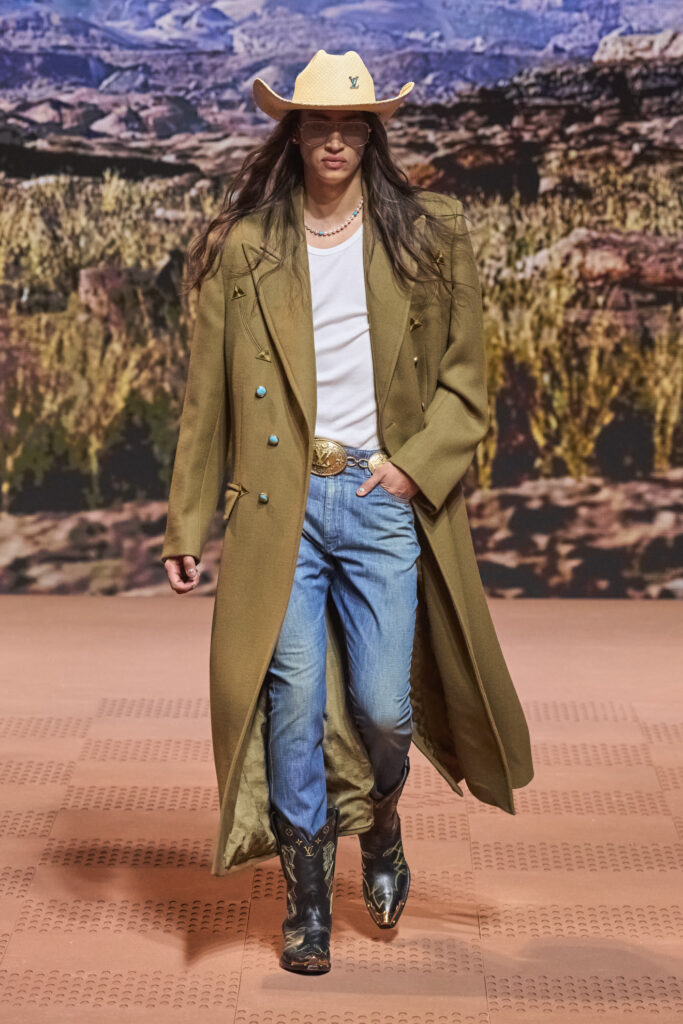 Vuitton m F24