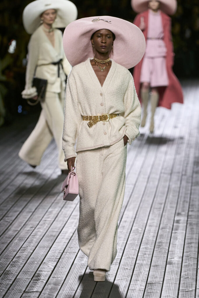 Chanel F24