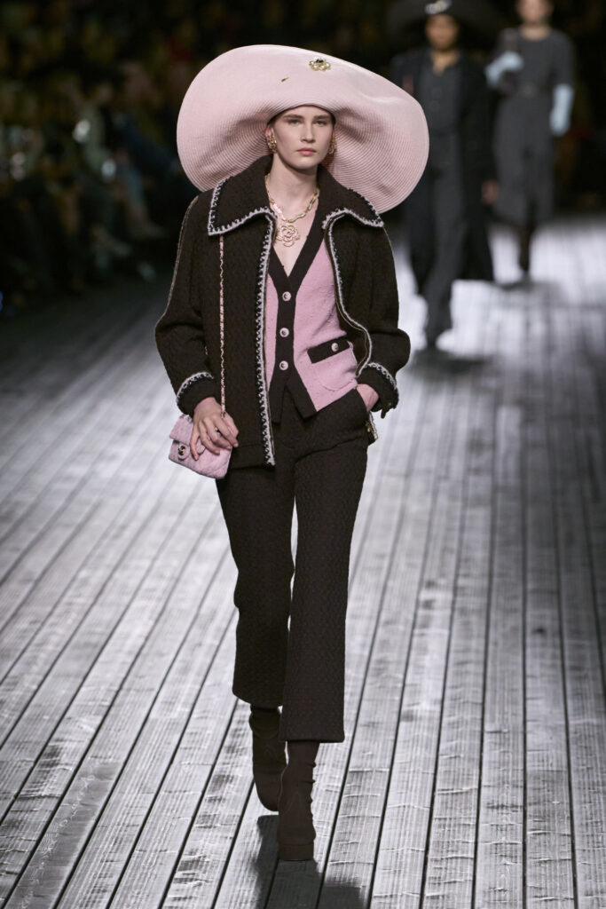 Chanel F24
