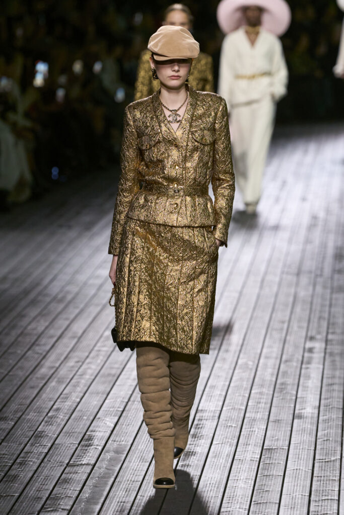 Chanel F24