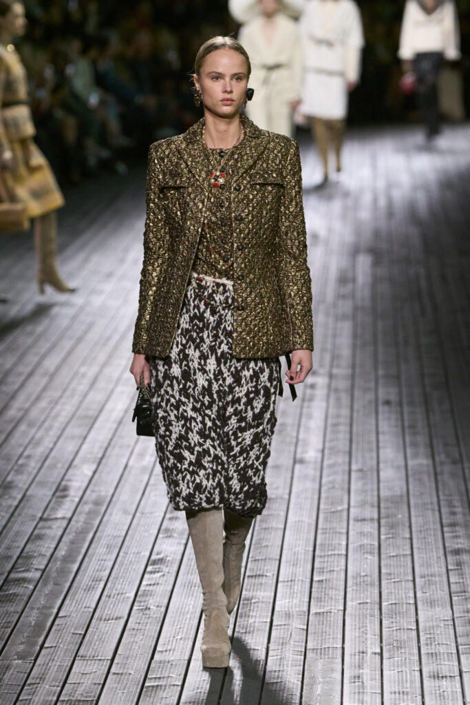 Chanel F24
