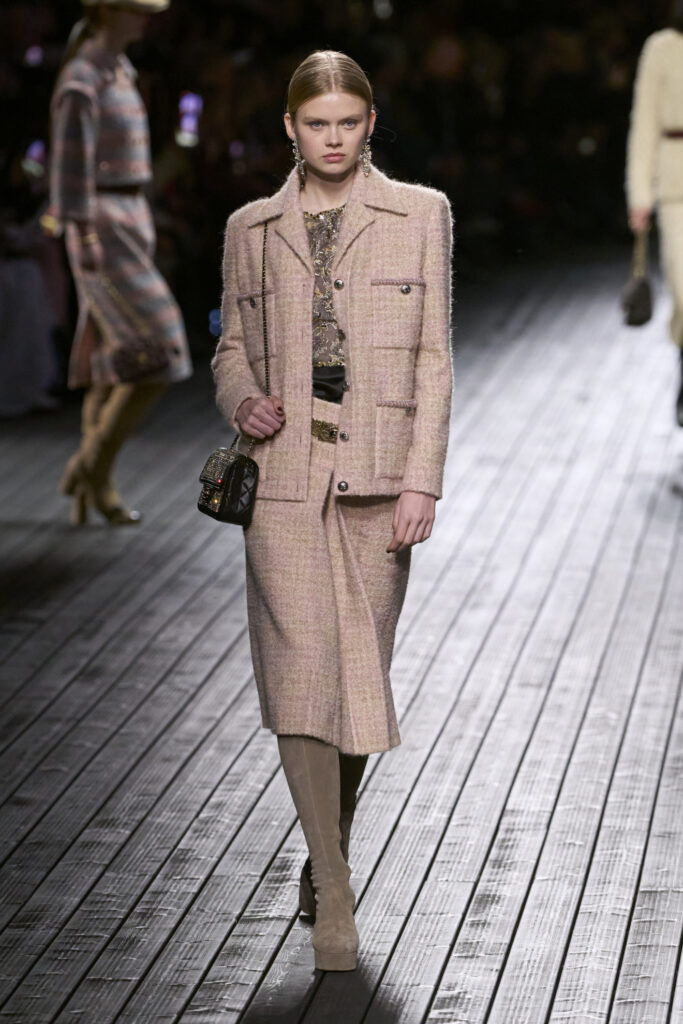 Chanel F24