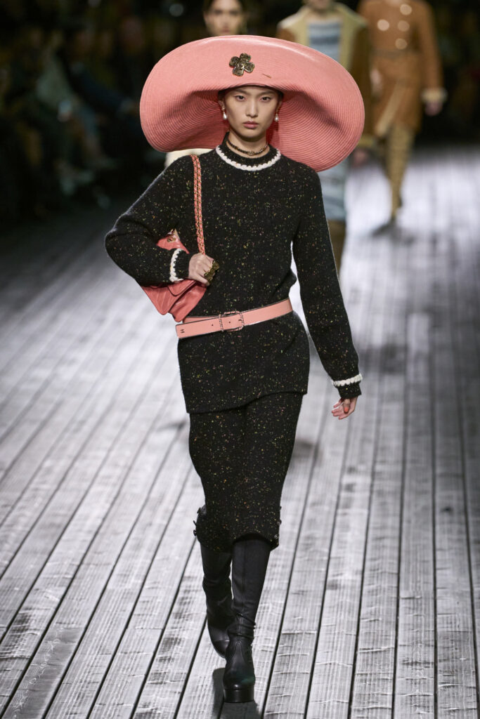 Chanel F24