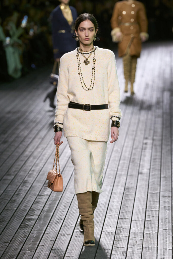 Chanel F24