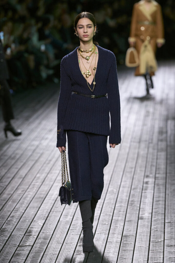 Chanel F24