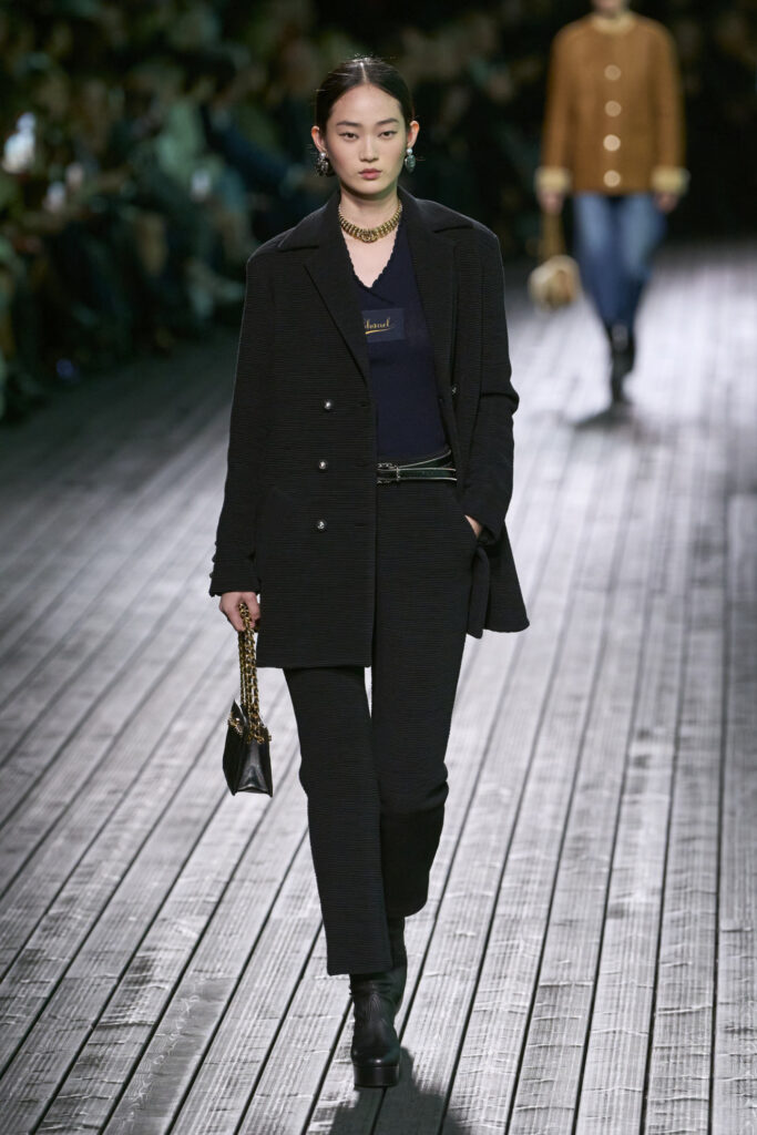 Chanel F24