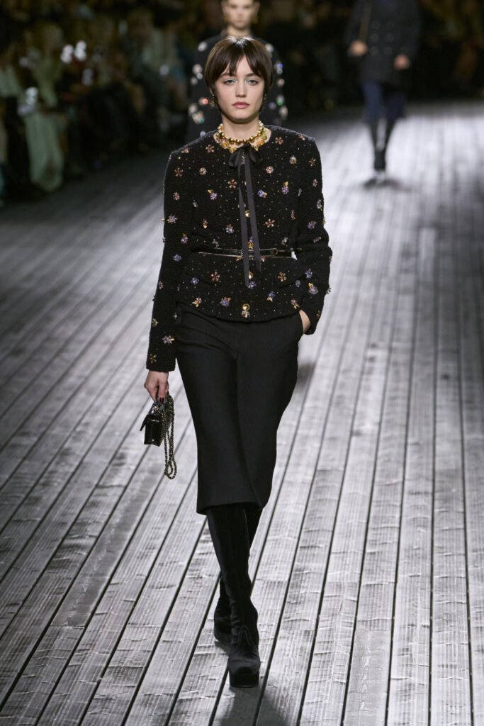 Chanel F24