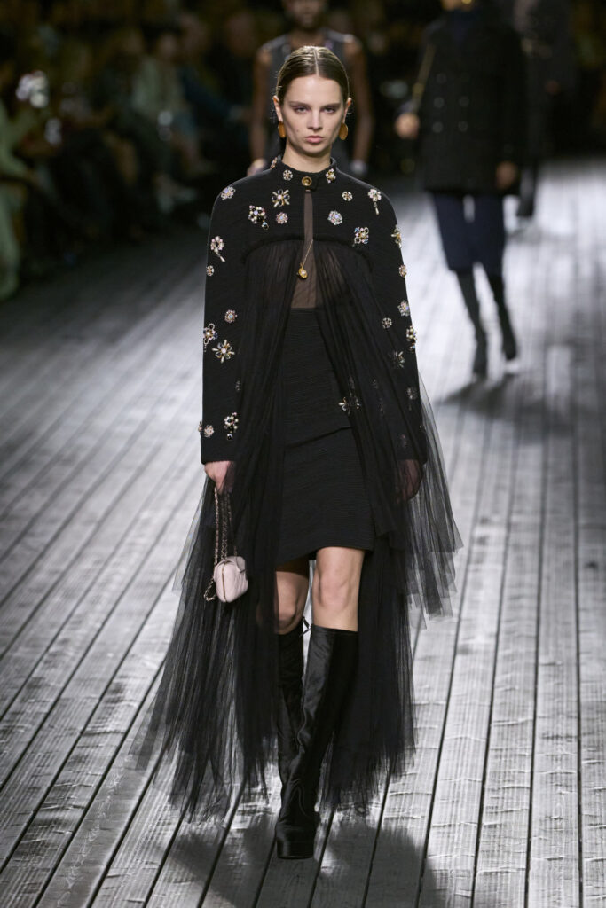 Chanel F24
