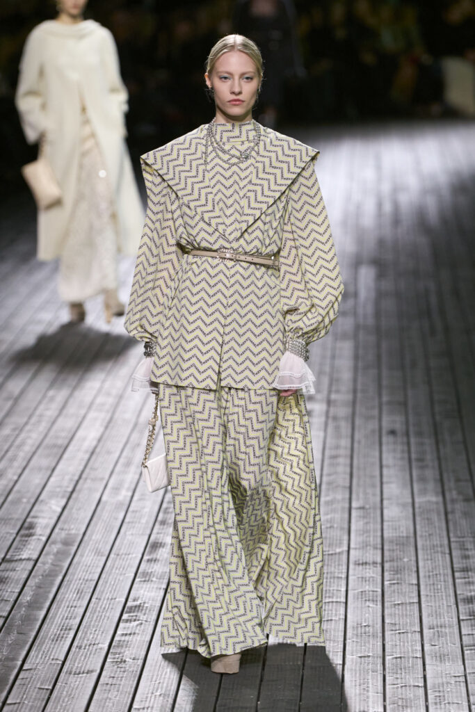 Chanel F24