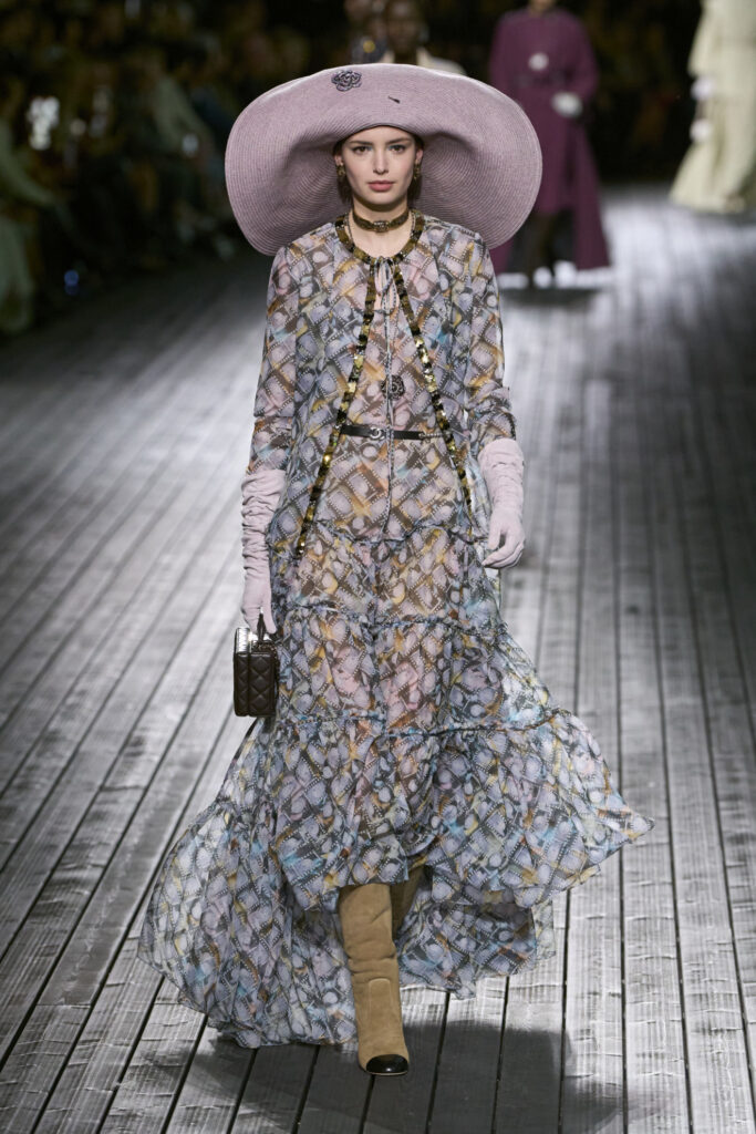 Chanel F24