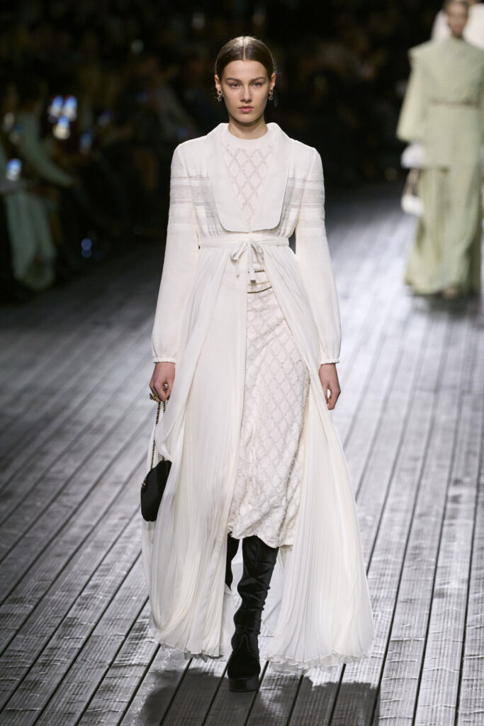Chanel F24