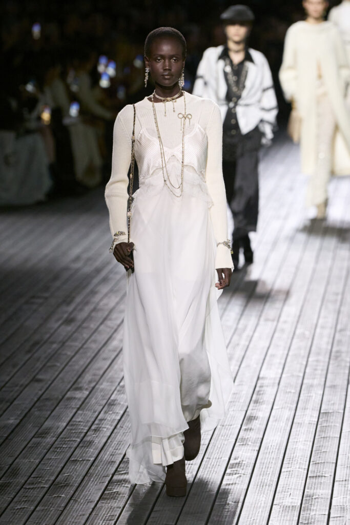 Chanel F24