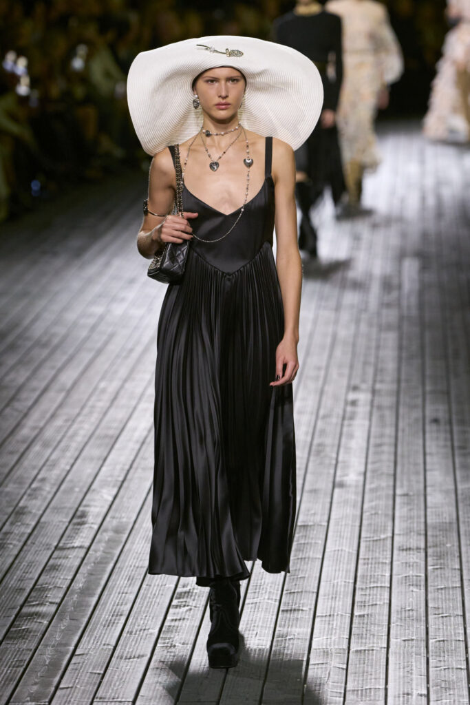 Chanel F24