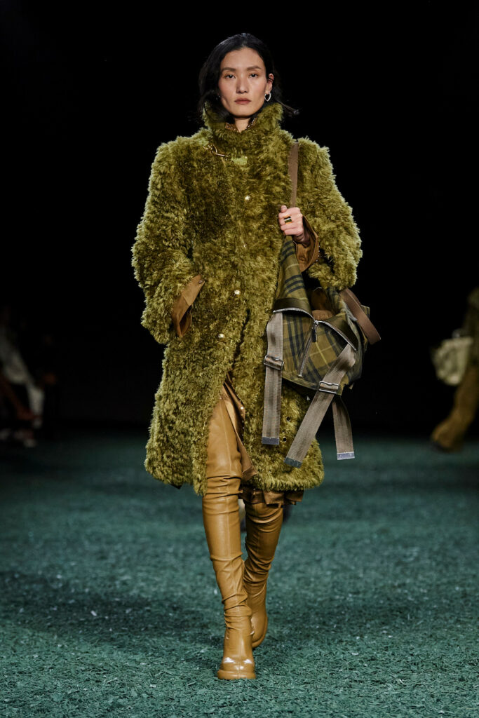Burberry AI 24/25 - Credits Launchmetrics/Spotlight