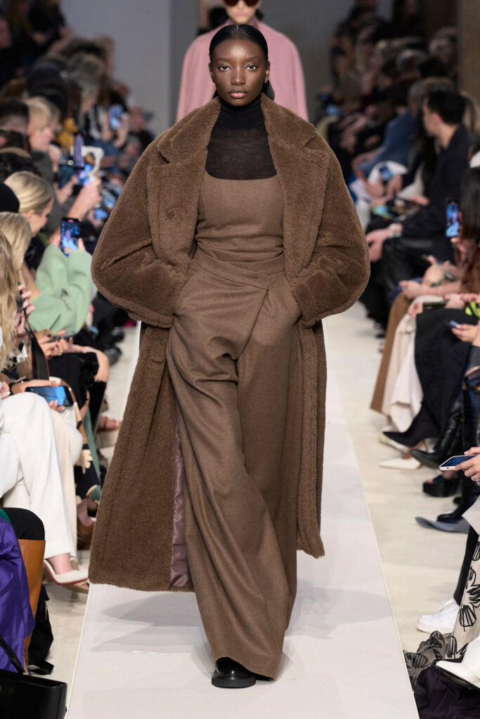 Max Mara AI 23/24 - Credits Launchmetrics/Spotlight